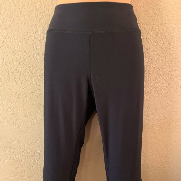 Under Armour Pants - Under Armour Capri Yoga Pants L Black NWOT